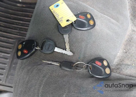 2003 Chevrolet Silverado 1500 Ls из США, поврежденный, VIN 2GCEK19T731278681